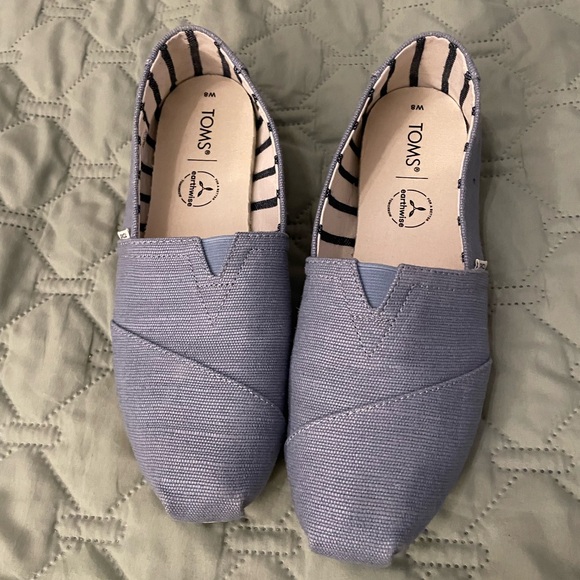 TOMS Women's soft blue Slip-On Shoes - Picture 1 of 4